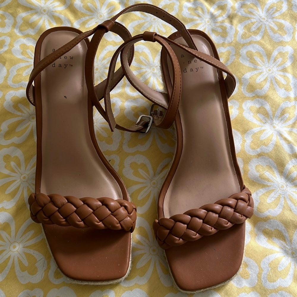A new day wedges size 9.5